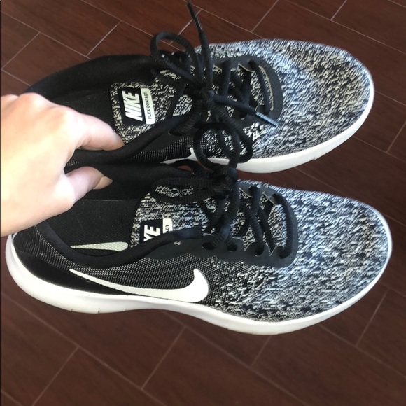 Nike running sneakers - Picture 2 of 3